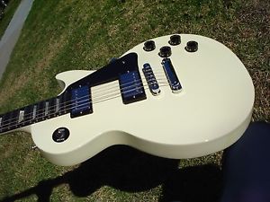 2005 Gibson Les Paul Studio Alpine White with case-Ebony Fretboard