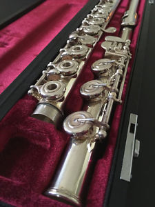 Yamaha YFL-581 925 professional flute