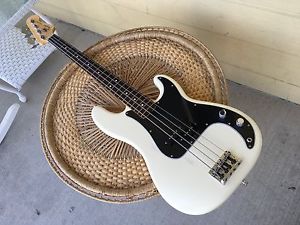 Fender American Standard Precision Bass Guitar 2007.