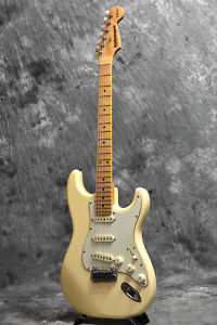 Performance Guitar ST Type Vintage White Made in USA Electric guitar