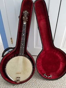 1924 Vega Style M 4-String Tenor Banjo with Case