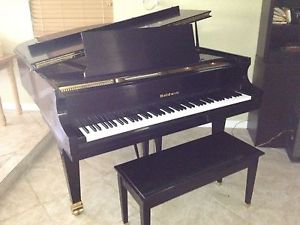 Baldwin baby grand piano excellent condition, made in USA in 1989.