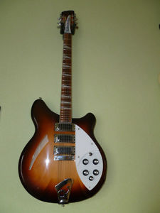 Rickenbacker 370/12 Walnut Hochglanz