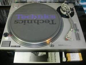 Technics SL-1200MK2 SL1200MK2 Silver Turntable Record DJ Audio Player Japan