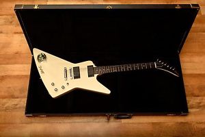 Gibson Explorer '84 model with Zorlac decal Not Reissue!