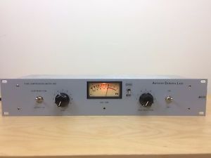 ADL 1000 Tube compressor / Limiter