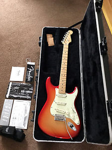 RARE FENDER USA DELUXE STRATOCASTER - SIENNA SUNBURST - WITH FENDER HARD CASE