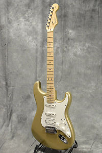 Fender USA American ST HSS SW Maple Fingerboard Shoreline Gold 2006 E-guitar