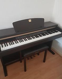 Yamaha CLP-120 Clavinova Digital Piano - Excellent Condition!