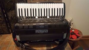 Roland FR-7 Digital Accordion - Comes with Pedal board, cables, and gig bags