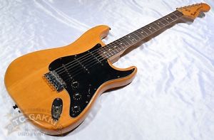 Fender 1977 STRATOCASTER Used Guitar Free Shipping from Japan #tg62