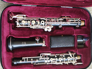 Fox Renard 330 Model Oboe w/ ergonomic thumb rest. Includes music and reed kit