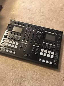 traktor s8 All In One DJ Board