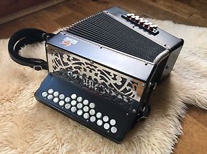 Diatonica bottone fisarmonica Saltarelle Connemara 11 c#/d sintonizzato 23+4