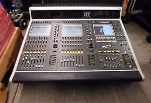 DiGiCo D1 Live Mixer w/ Custom Wheeled ATA Case