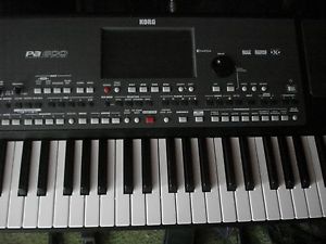 Korg PA600 Keyboard Synthesizer