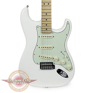 Brand New Fender Deluxe Roadhouse Stratocaster Strat Olympic White Demo