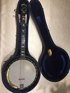 1920s Ludwig Bellevue Tenor Banjo w/ original case  Gorgeous!