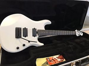 MUSIC MAN JOHN PETRUCCI JP6+CASE*SUPER MODERN+VINTAGE SOUNDS*FINEST USA QUALITY*