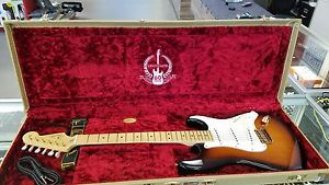 RARE! Fender USA 60th Anniversary Stratocaster MINT! w/matching case.