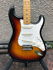 Fender Stratocaster '67 Reissue Made in Japan 60th Anniversary Sunburst STB-67