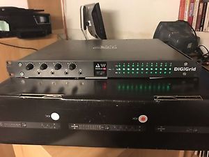Digigrid, Soundgrid IOX, Waves 12 Kanal Preamp, 4 Kopfhörer, 6 Line Out.