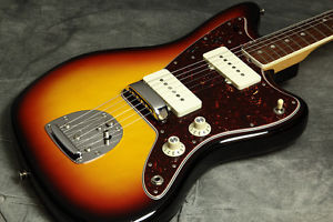 Fender American Vintage 65 Jazzmaster RW 3Tone Sunburst, Regular Condition