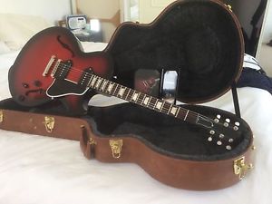 Gibson Billie Joe ES 137 archtop in near mint condition only a few hours play