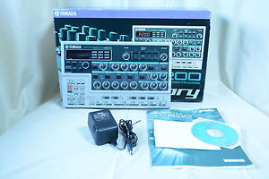 Yamaha DX200 Desktop Control FM Synthsizer DX7 PLG150-DX w/ box,power supply