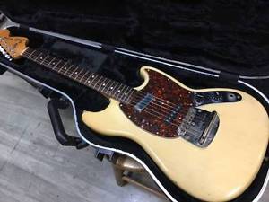 Fender USA Mustang '71 Vintage Electric Guitar, u1101