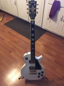 Gibson Les Paul Custom White, Gold Hardware Custom Shop Great Look Great Sound