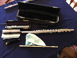 Azumi AZ-Z2RBO Intermediate Flute w/ extra J. Novo Headjoint and Accessories
