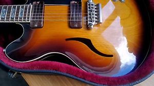Vox Virage Guitar - double cutaway hollow body - pristine condition