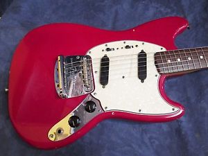 VINTAGE FENDER MUSTANG 1965 KURT COBAIN ALL ORIGINAL W/ CASE & TREMOLO ARM
