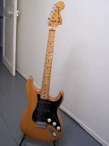 FENDER STRATOCASTER 1976 VINTAGE USA