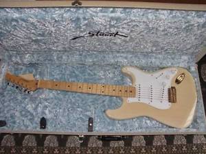 Stuart Falcon Mary Kay Model 2008 Good Condition Very Rare!! Free Shipping
