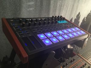 Dave Smith Tempest Analog Drum Machine (MINT / MINIMAL USAGE)