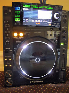 Pioneer CDJ-2000 (2009) - New in Box. Opened to show serial# and functionality.