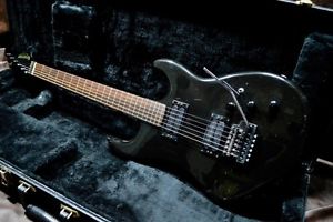 KRAMER USA PACER CARRERA w/ROCKINGER TREMOLO w/hardcase/512
