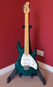 USA Musicman Silhouette with scalloped neck, Dimarzio HS3s and hardcase