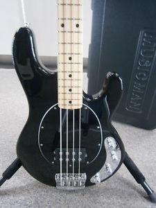 ERNIE BALL MUSICMAN STINGRAY 4 STRING 2012 model