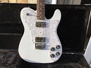 Fender Chris Shiflett Telecaster - In white - with Fender Hard Guitar Case