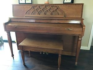 Baldwin Upright Piano Model 665