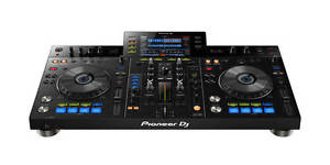 Pioneer XDJ-RX Share All-in-one DJ system for rekordbox with a dual-deck