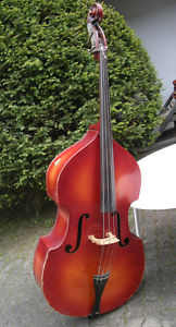 Alter Kontrabass "Götz" spielbereit