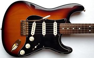 Fender Stevie Ray Vaughan SRV Stratocaster Electric Guitar Custom PUs USA w/OHSC