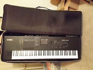 Yamaha Motif XF8 Music Production Synthesizer and workstation , also piano case