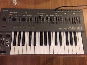 Roland SH-101 Keyboard Synthesizer CLEAN with power supply serial # 552987