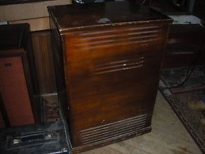 Used Leslie Speaker Model 715 Oak Finish