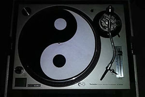 Technics 1200M3D with 2 stylus 1200 m3d in Odyssey DIAMOND PLATE ATA flight case